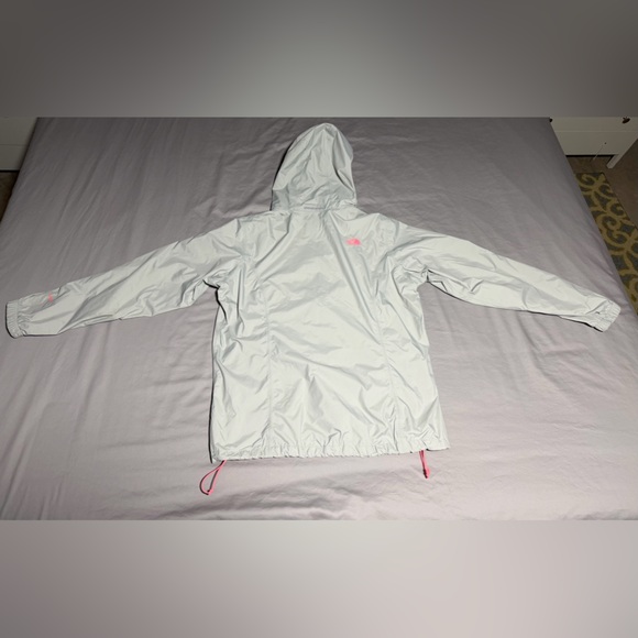 The North Face Women’s XXL Waterproof Windbreaker Jacket – Gray & Pink - Picture 4 of 11
